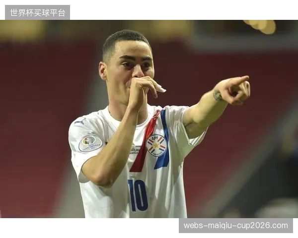 如何提升进攻效率是巴拉圭队面临的主要问题，需要阿尔米隆串联全队。